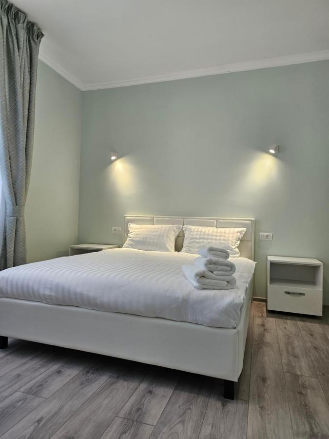 Bed and Breakfast Colt De Rai à Hîrtoape Extérieur photo